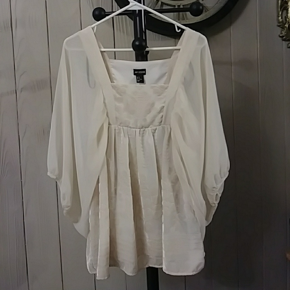 H&M NWT Romantic Cream Tunic Size 8